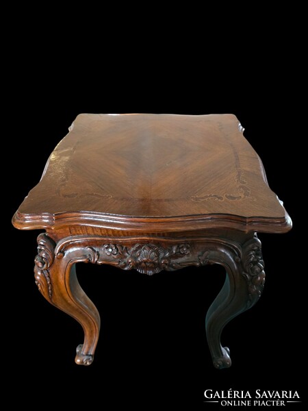 Barokk kis asztalka szék nagyság.