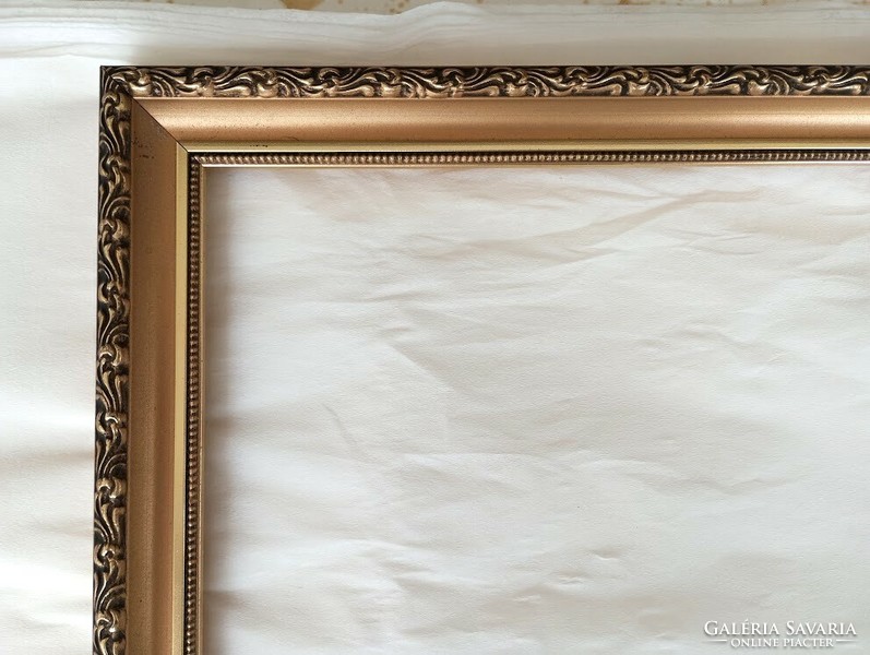 Nice picture frame for sale!