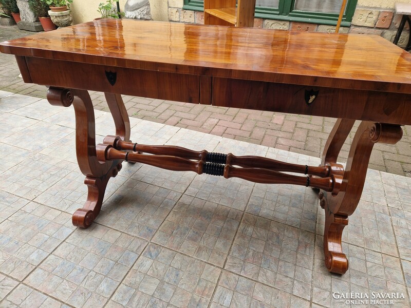 Biedermeier desk in cherry wood