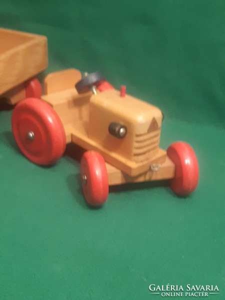 Fa játék traktor