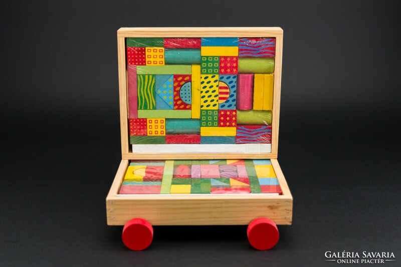 Wooden toy, wooden toy car, with colorful building blocks, new.