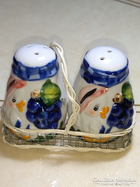 Beautiful small duck gooseberry patterned porcelain salt and pepper holder
