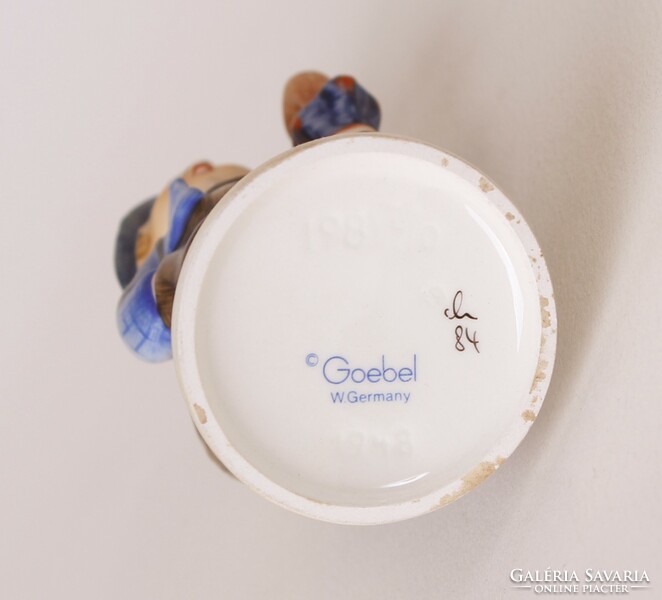 Home from market - 11 cm Hummel / Goebel porcelain figure