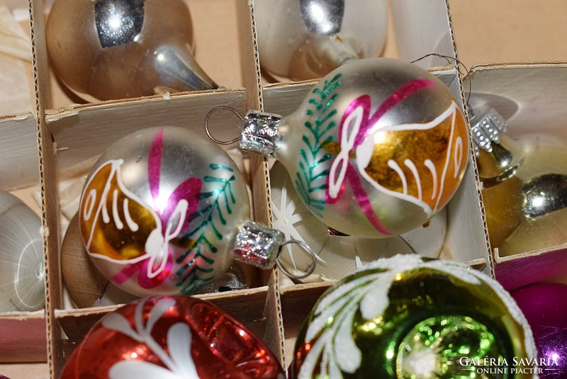 Fenyődísz retró karácsonyi doboz - benne Gömb üveg karácsonyfadísz  , reflektoros is 20 db együtt