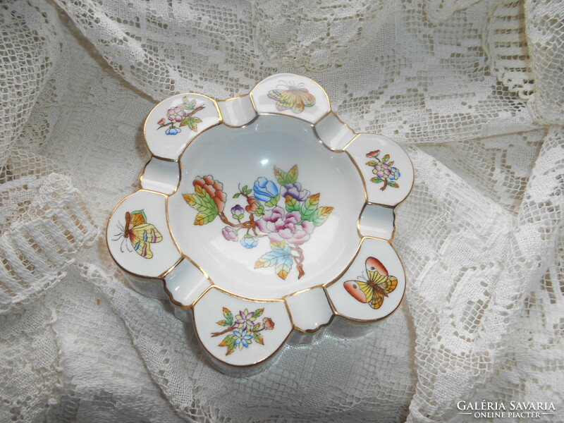 Herend Victoria patterned porcelain cigarette bowl