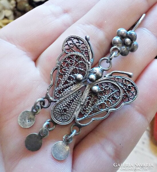 Antik ezüst filigrán pillangó  félpár fülbevaló medálnak