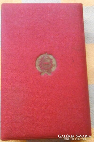 Blood donor award in the original box with the coat of arms of an excellent blood donor