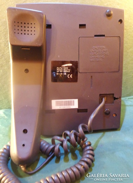 Wired, push-button /usable/ telephone devices / 2 pcs /.