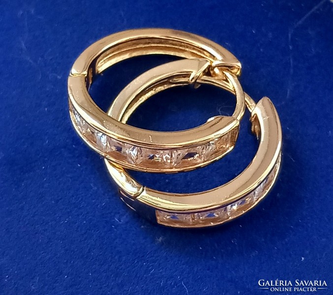 Gold-plated zirconia hoop earrings