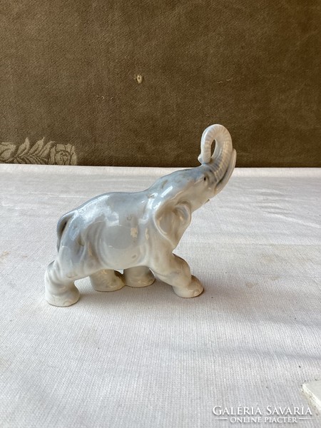 Porcelain elephant figurine 12x10 cm.