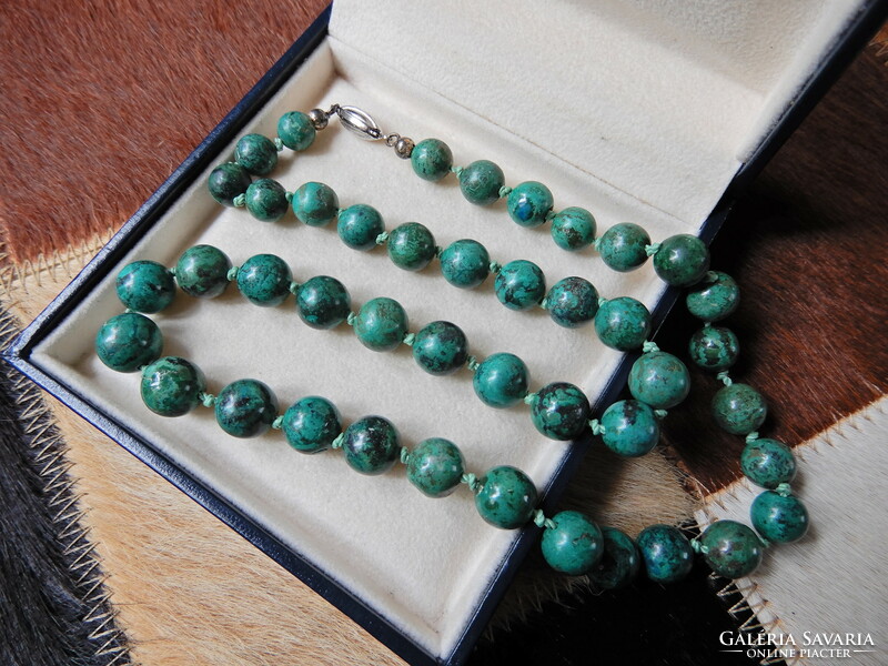 Old special eilat? String of pearls with silver clasp