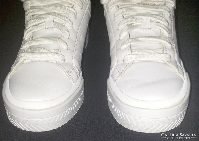 Adidas white sports shoes size 39