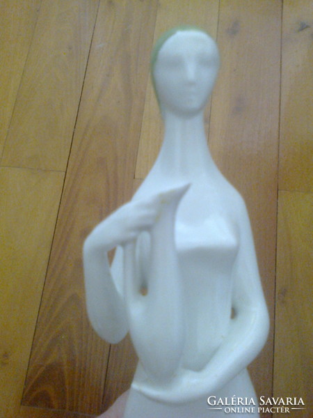 Zsolnay : Modern, Nő vázával,jelzett