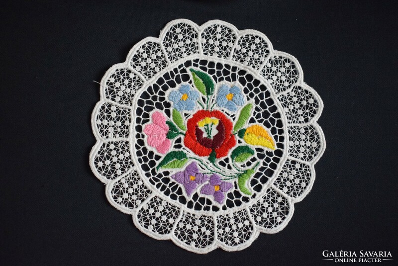 Embroidered ristel Kalocsa pattern tablecloth, home textile, decoration 20.5 cm Kalocsa