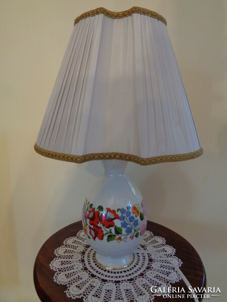 Beautiful Kalocsa table lamp with shade