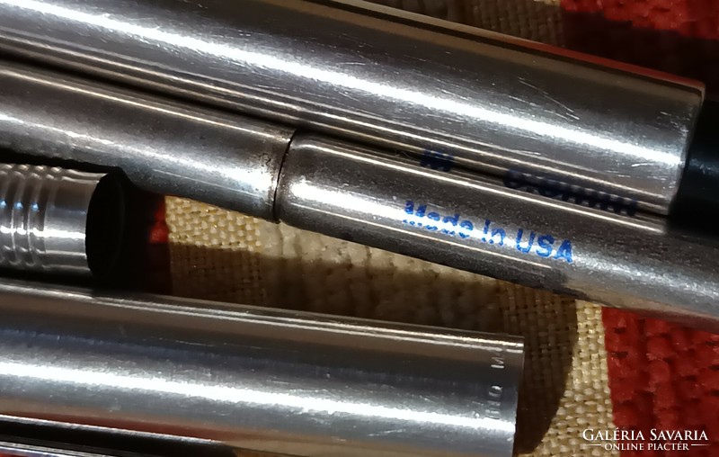 Usa parker pen.