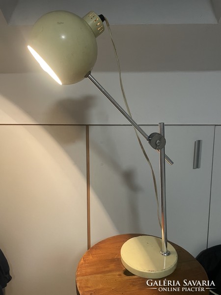 Retro eye ball table lamp