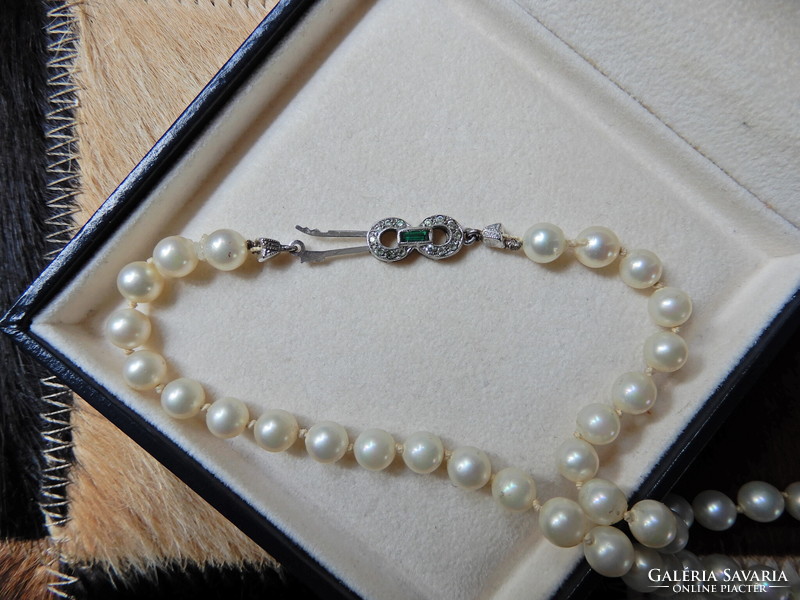 Old shell pearl string with silver clasp (shell pearl).