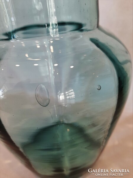 Antik fúvott belül bordás üveg kancsó