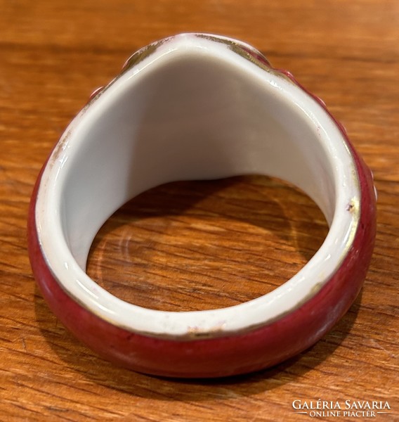 Porcelain napkin rings