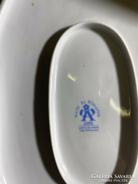 Romanian porcelain serving bowl, size 40 x 27 cm. 4819