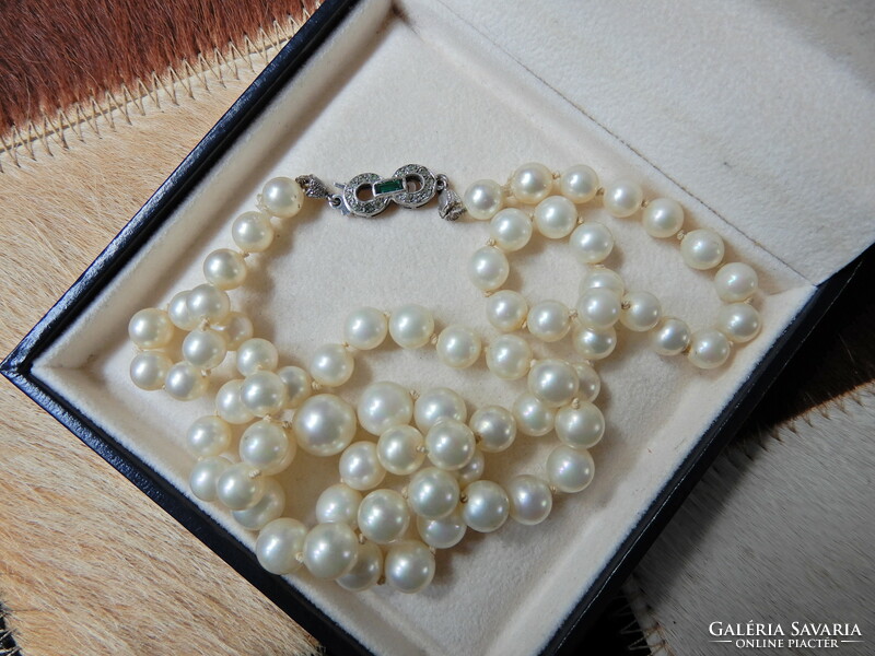 Old shell pearl string with silver clasp (shell pearl).