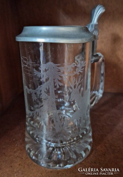Hunting scene beautifully engraved German beer mug with lid in perfect condition