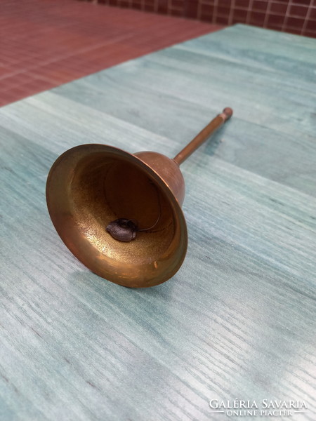 Graceful old copper bell (20x6.8 cm)