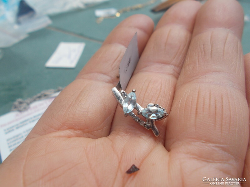 Aquamarine pendant with certificate, 925 silver chain