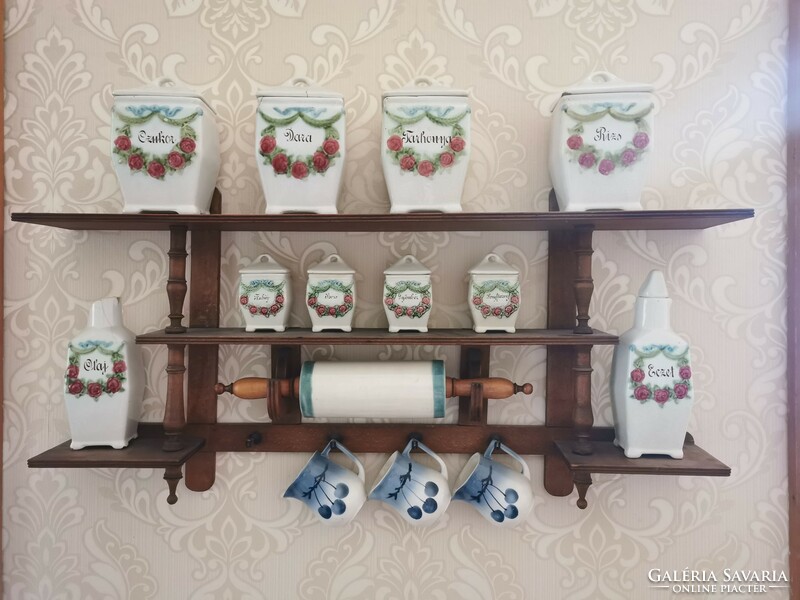 Wall-mounted spice rack