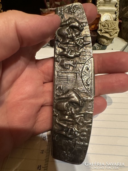 Antique comb for sale in a beautiful motif silver case! Price: 12,000.-