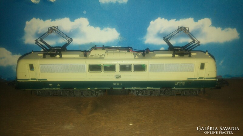 H0 lima bb7203 electric locomotive for sale.
