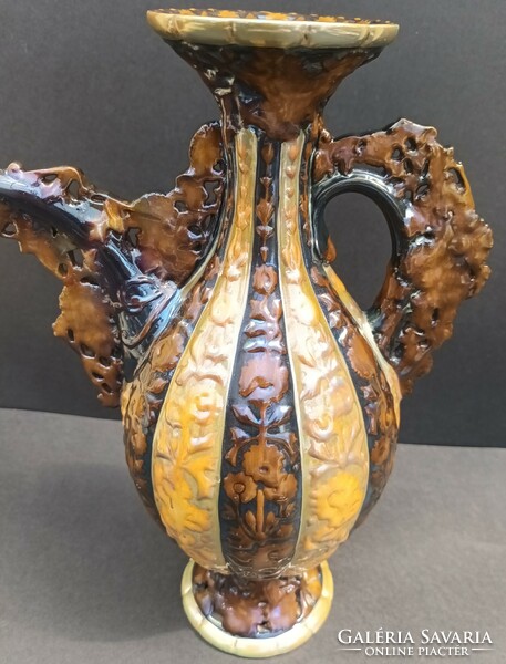 Zsolnay's vase/jug is one of the first eosins