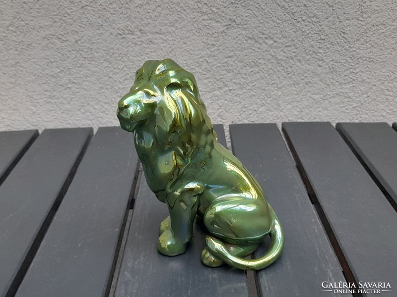 Zsolnay eosin lion with fabulous colors