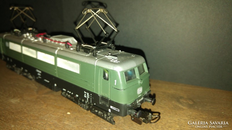 H0 lima e310 electric locomotive for sale.