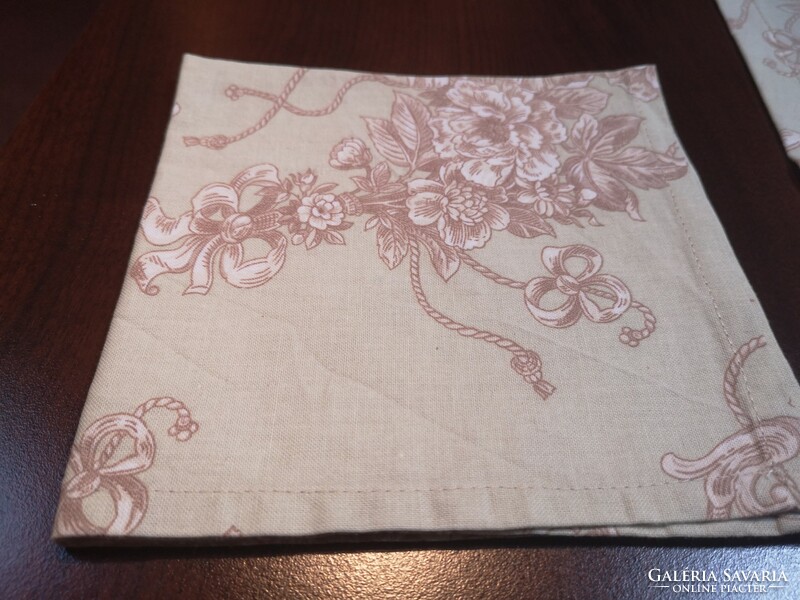 1 table runner with 6 napkins green floral 135 x 43 cm slightly stained
