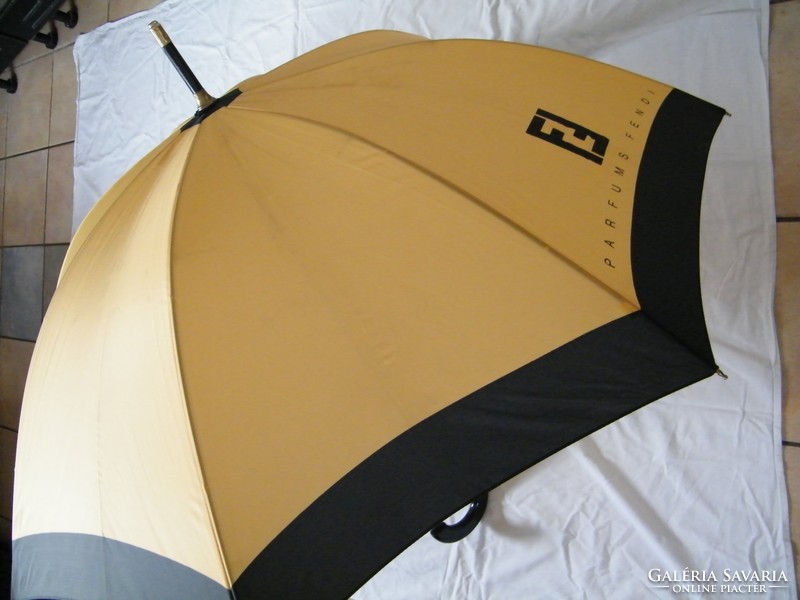 Vintage Fendi hosszú szárú esernyő
