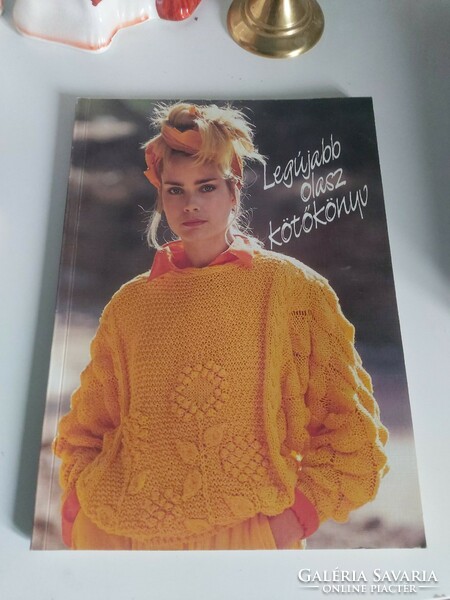 With patterns of timeless beauty, the latest Italian knitting book knitting needlework fashion clothing hobby leisure time