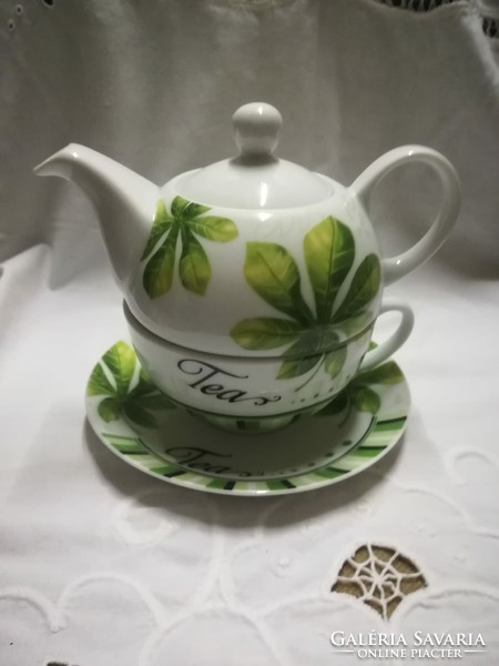 Porcelain tea pot + cup for one person