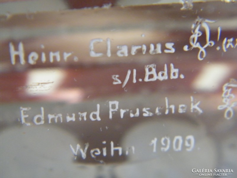 Kézzel festett és gravírozott üveg, kristály asztali emléktárgy 1909-ből