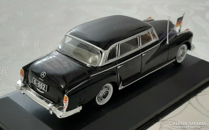 Mercedes 300 D 1957 modell diplomata kocsi / EDITIONS ATLAS 1:43