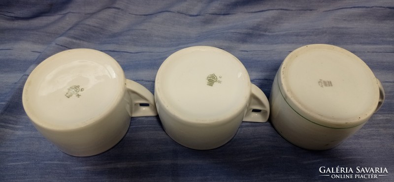 3 Zsolnay tea cups. Cafe house.