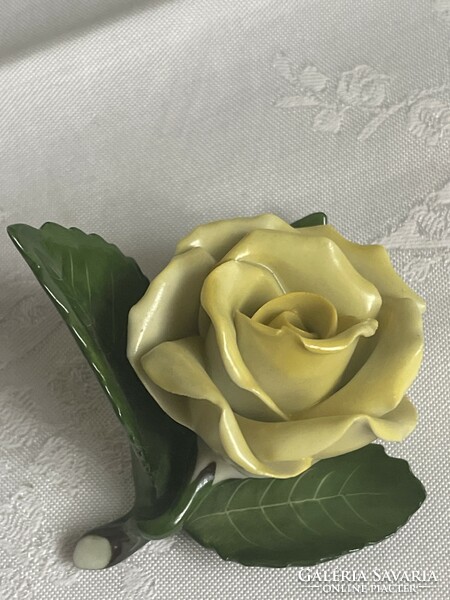 Flawless yellow rose with a big head from Herend.