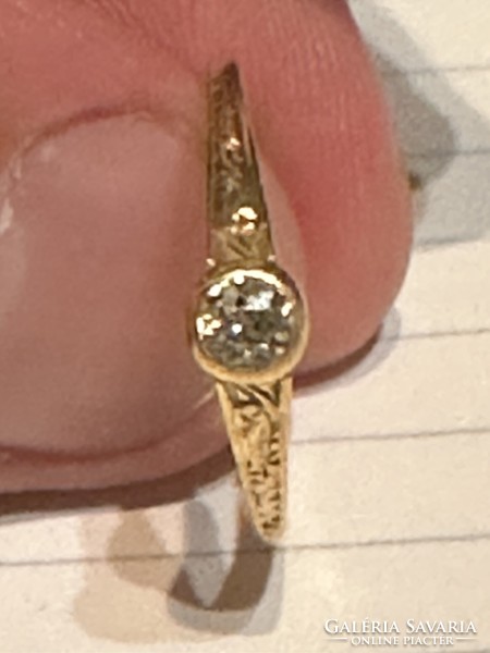 Antique ring made of 14K gold with a beautiful diamond /3mm/discrete for sale!Ara: 60,000.-
