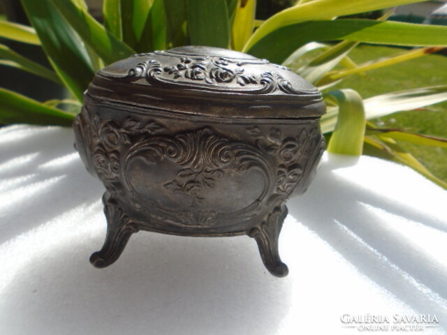 Very antique baroque jewelry box 352 grams 10 x 8 cm patinated metal