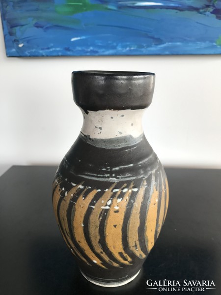 Gorka Lívia kisváza, ceramic vase by Lívia Gorka (20/E2)