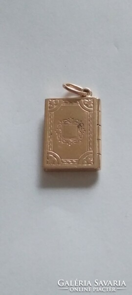 14 K gold photo pendant - for graduation or Mother's Day