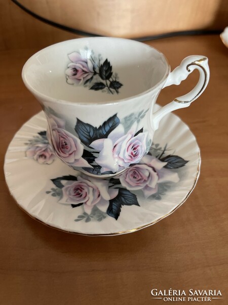 Álomszép Angol Elizabethan teás csésze kistányérral.