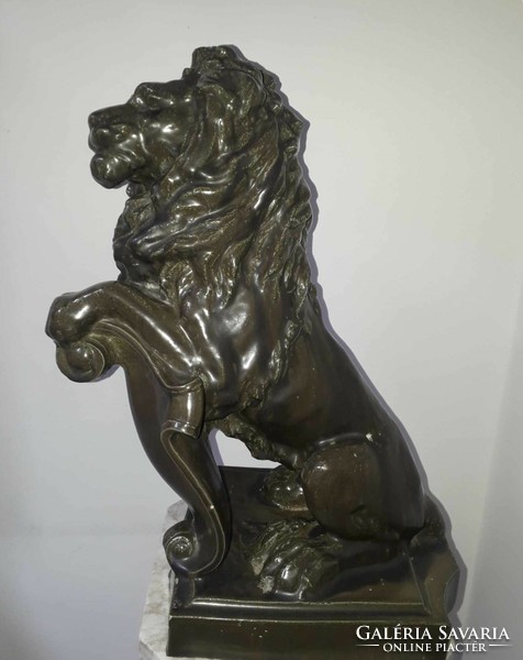 80 cm. Fa szobor, pirogránit oroszlán.