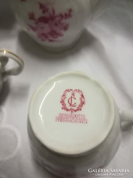 Bernadotte porcelán kávés szervírozó